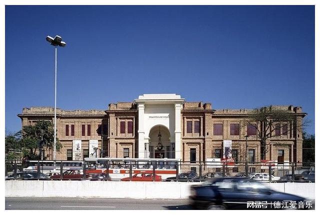 emc易倍：巴西的现代建筑在变革大潮流中产生了哪些特征？(图12)