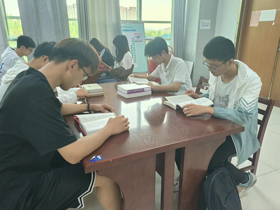 emc易倍：青岛理工大学临沂校区土木与建筑工程系开展“传五四薪火做有为青年”青年节系列活动(图3)